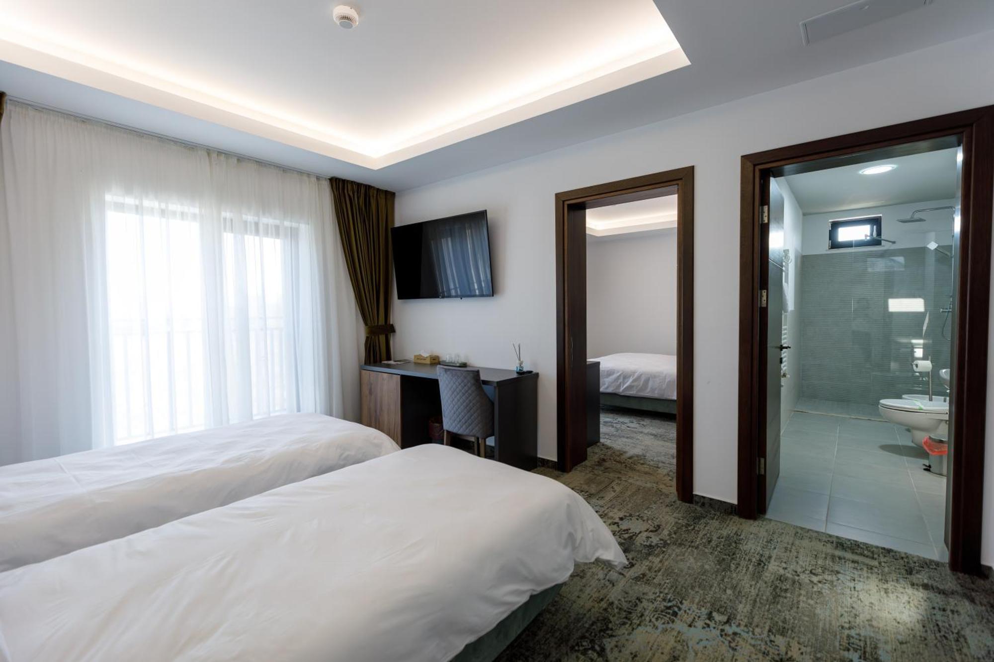 River Place Πιτέστι Εξωτερικό φωτογραφία