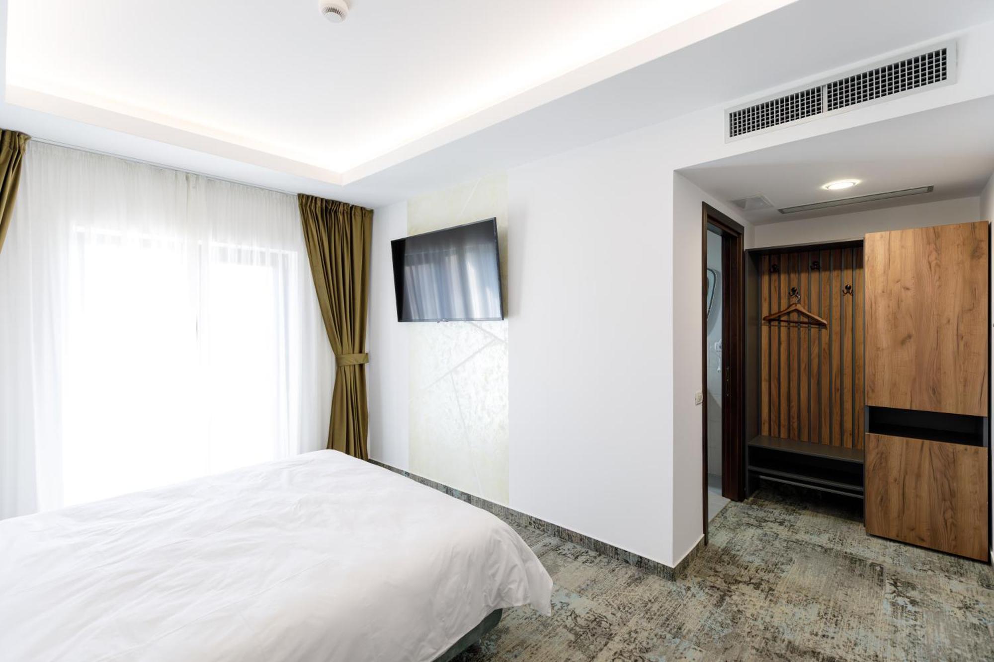 River Place Πιτέστι Εξωτερικό φωτογραφία